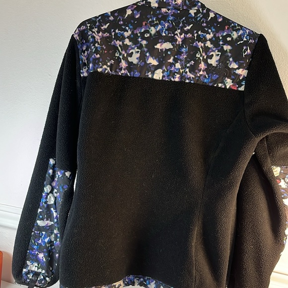 Excellent condition the north face size medium women’s coat - Picture 4 of 6